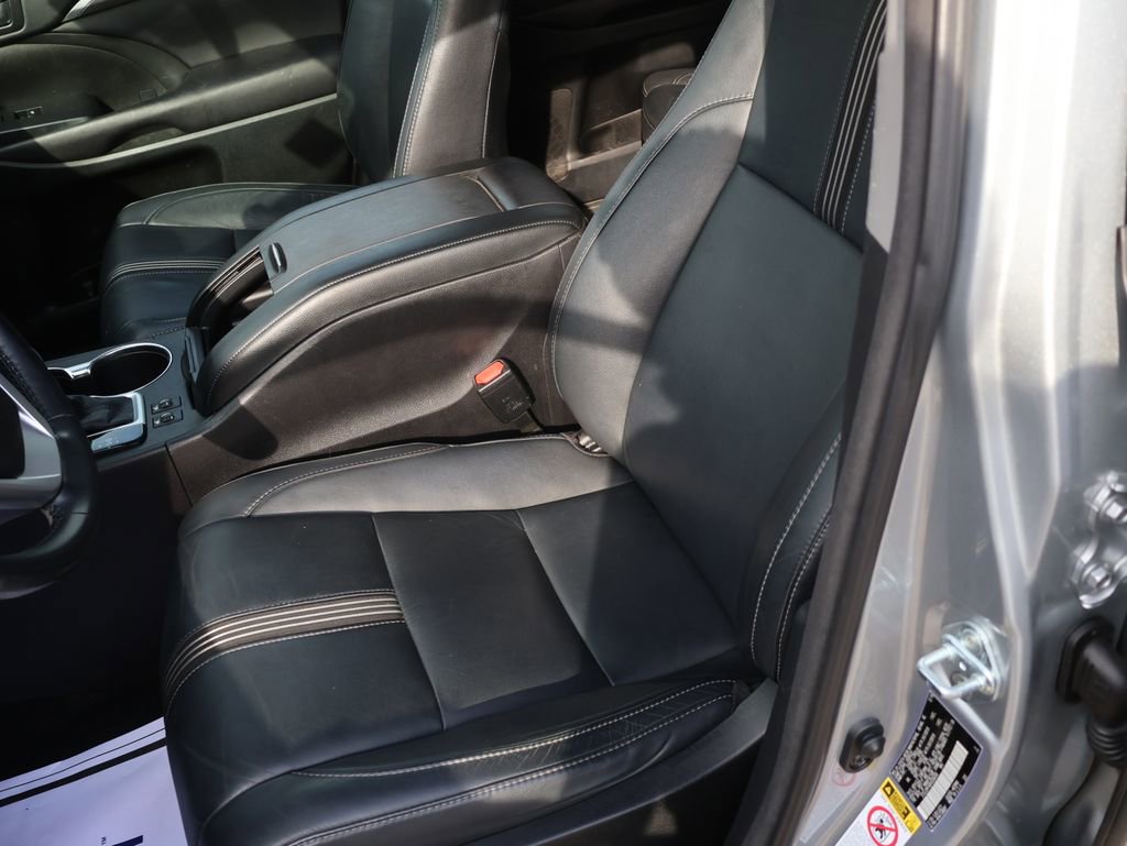 Used 2017 Toyota Highlander SE image 20