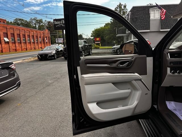 Used 2023 GMC Yukon Denali AWD/4WD image 12