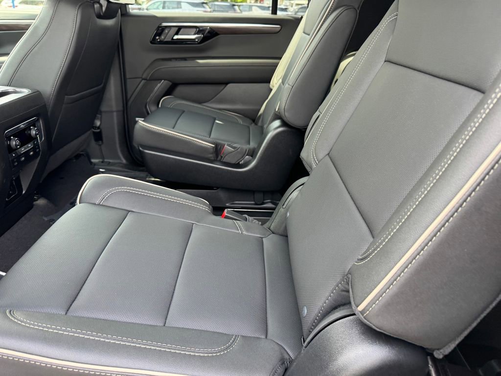 New 2026 Chevrolet Suburban Premier AWD/4WD image 12