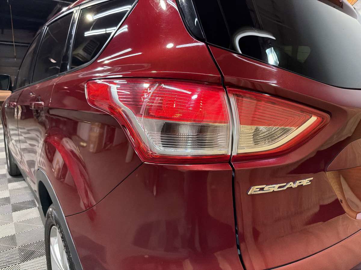 Used 2013 Ford Escape SE image 9