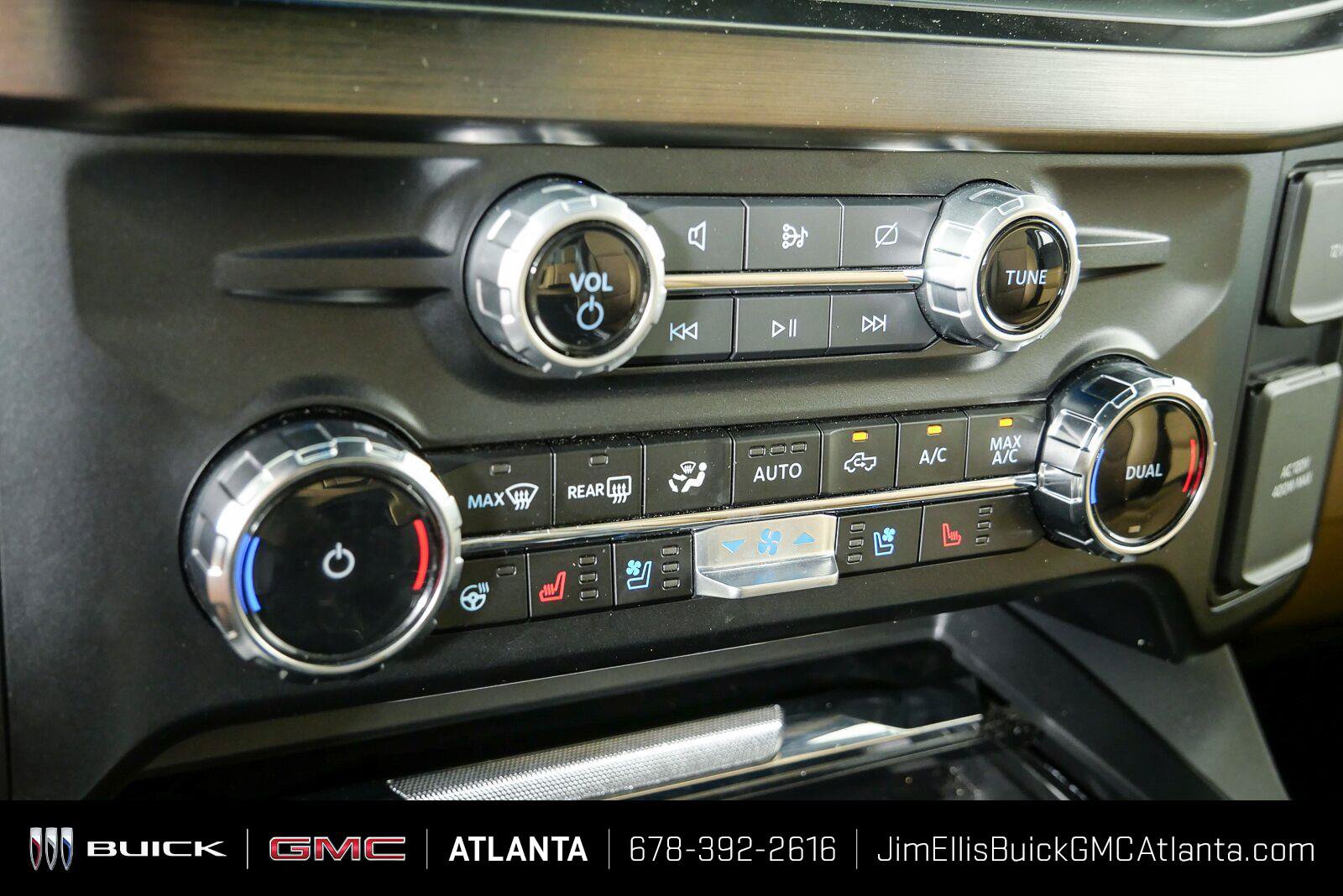 Used 2024 Ford F250 Lariat w/ Chrome Package AWD/4WD image 17