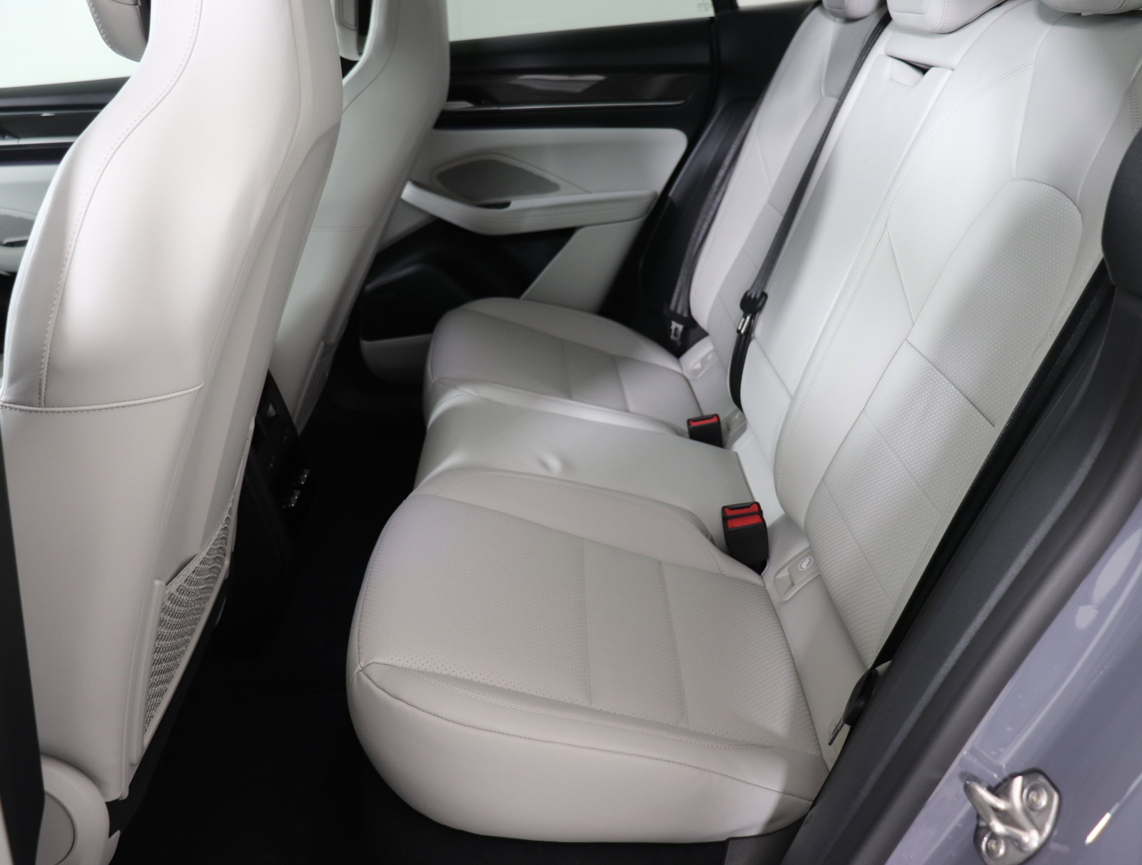 Used 2025 Porsche Macan 4S Electric image 21