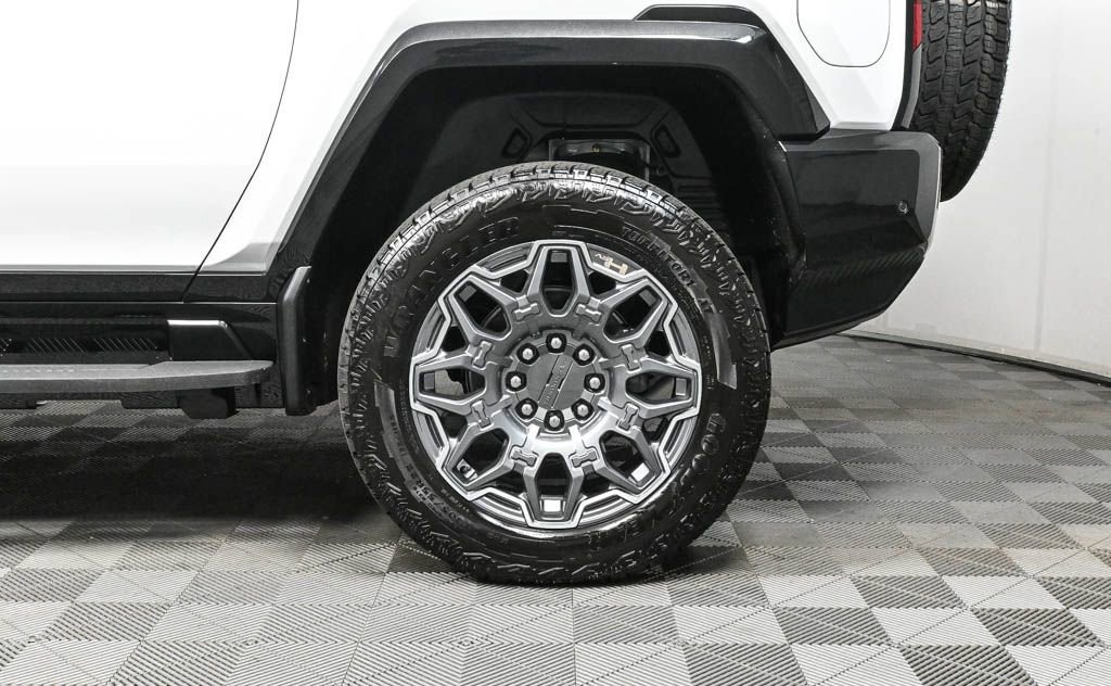 New 2025 GMC Hummer EV 3X w/ LPO, Cargo Utility Package image 24