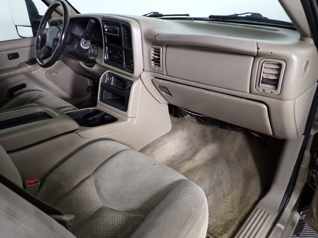 Used 2004 Chevrolet Silverado 1500 4x4 Extended Cab w/ Light Duty Power Package image 32