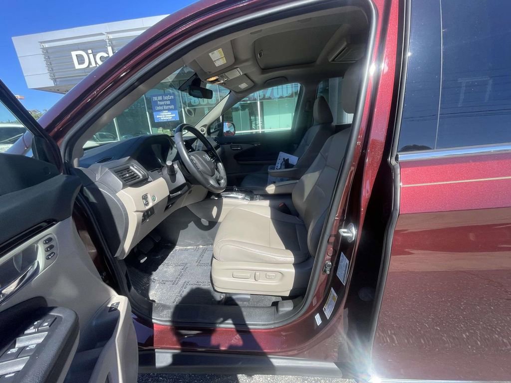 Used 2022 Honda Pilot Touring image 17