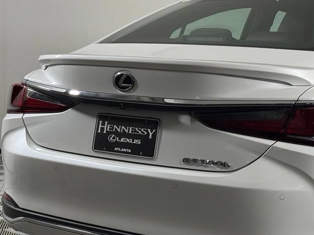 Certified 2025 Lexus ES 300h w/ Premium Package FWD image 17