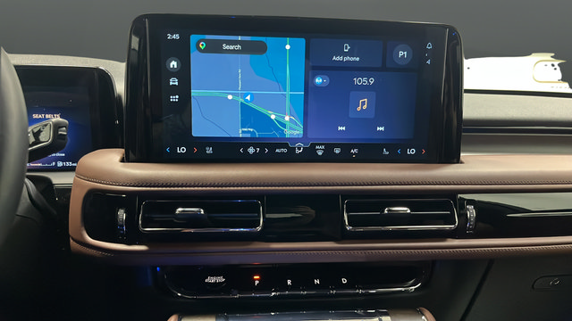 Used 2025 Lincoln Aviator Reserve AWD/4WD image 13