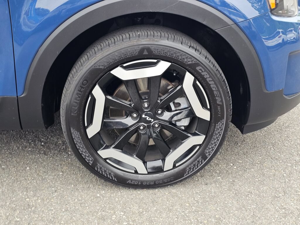 Certified 2024 Kia Telluride S FWD image 32