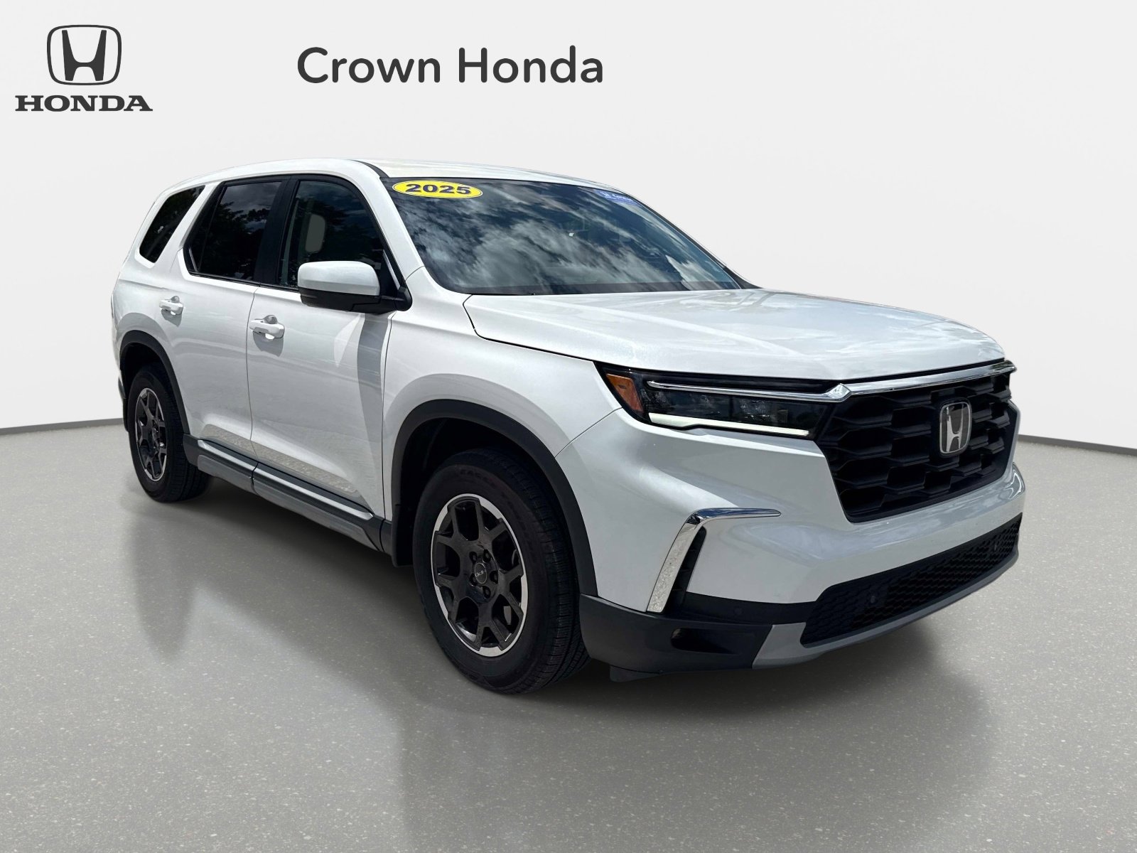 Used 2025 Honda Pilot EX-L image 6