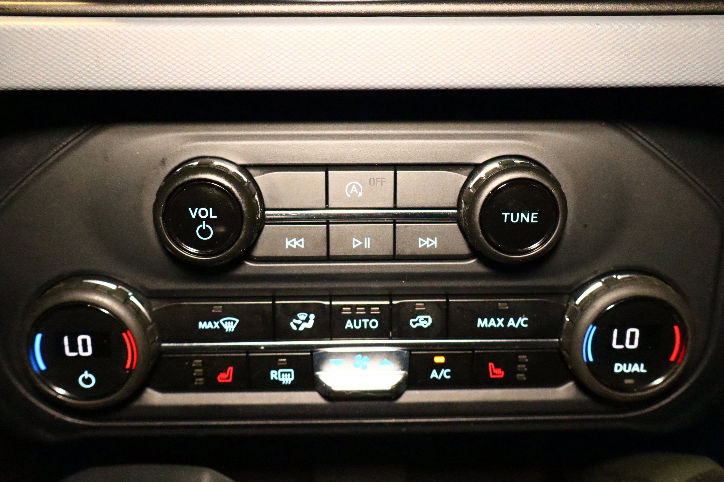 Used 2023 Ford Bronco Everglades image 25