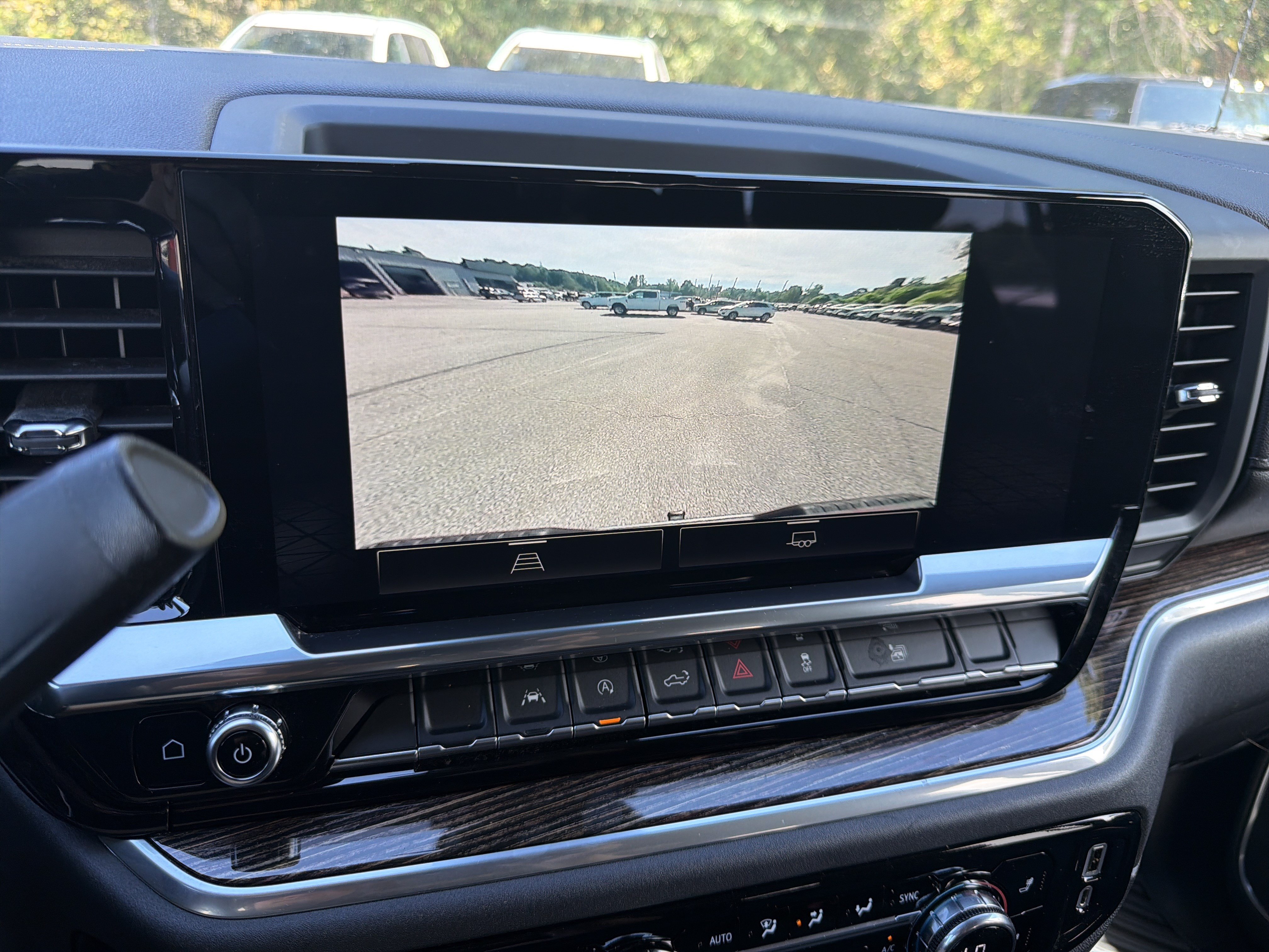Used 2022 GMC Sierra 1500 SLE AWD/4WD image 25