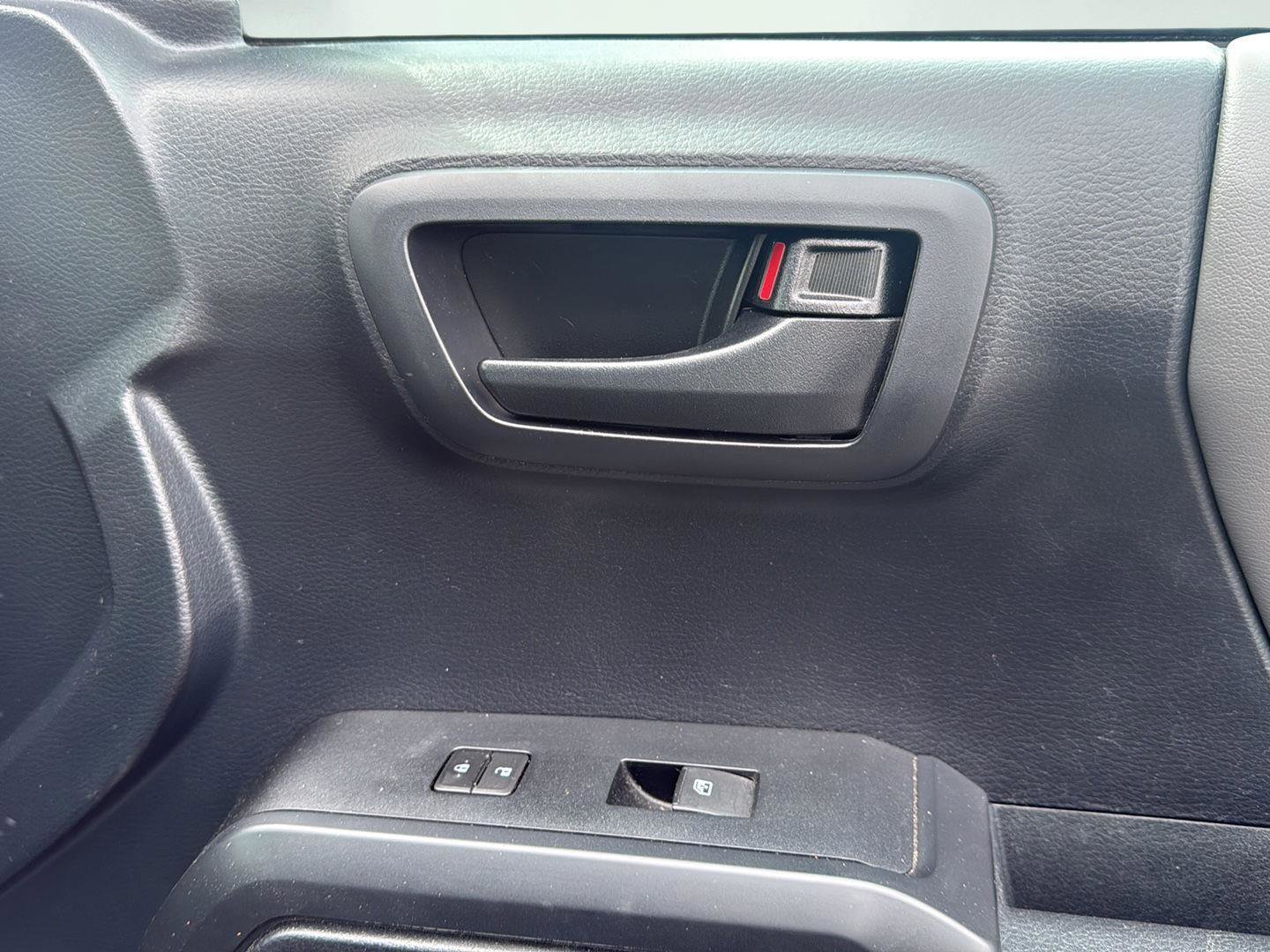 Used 2019 Toyota Tacoma SR image 20