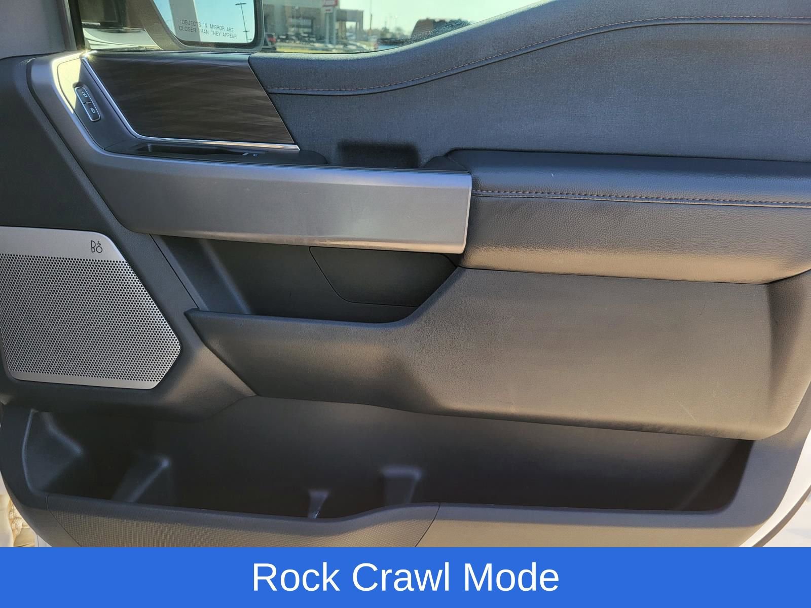 Used 2025 Ford F150 Lariat w/ Equipment Group 501A Mid image 9