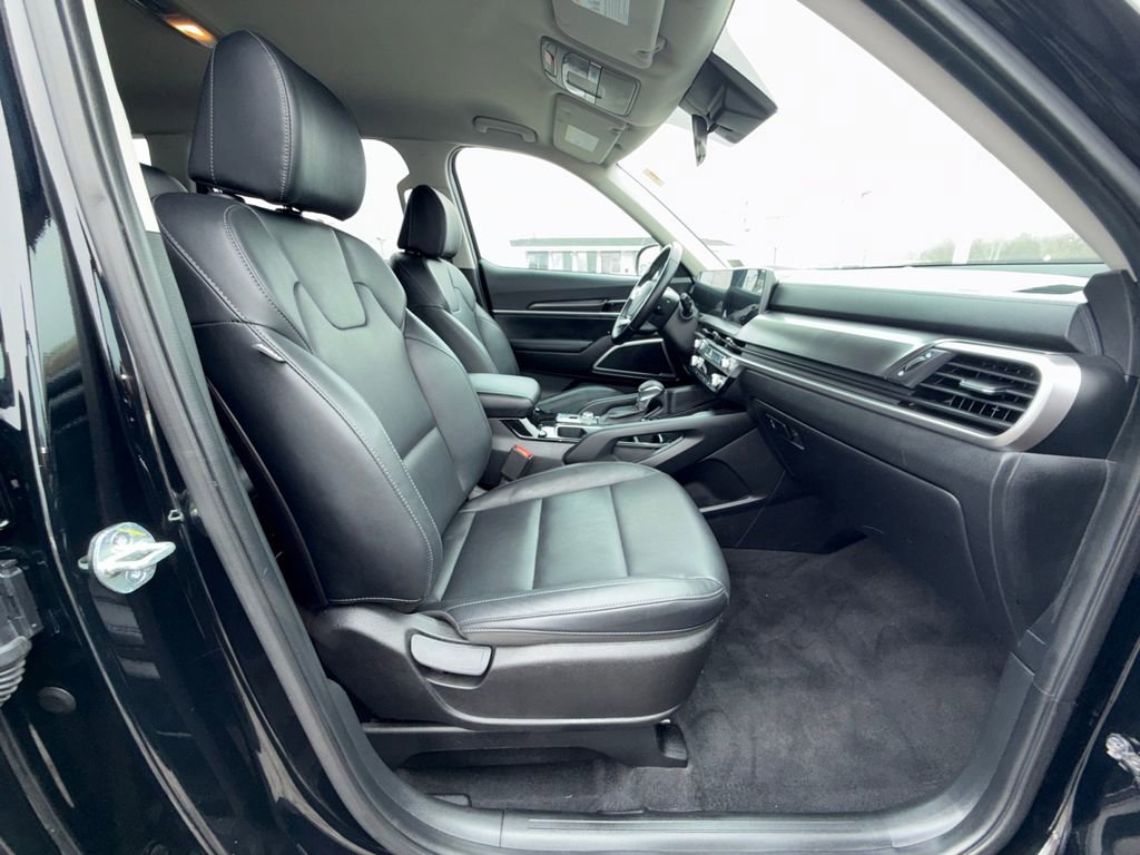 Certified 2023 Kia Telluride LX image 29