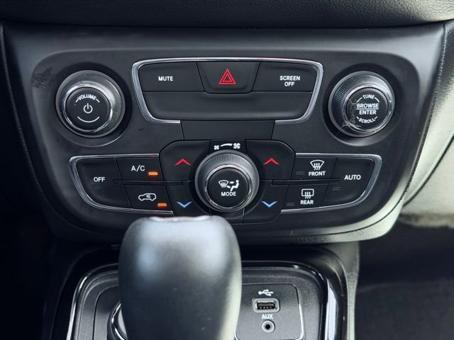 Used 2018 Jeep Compass Limited w/ Navigation Group AWD/4WD image 37