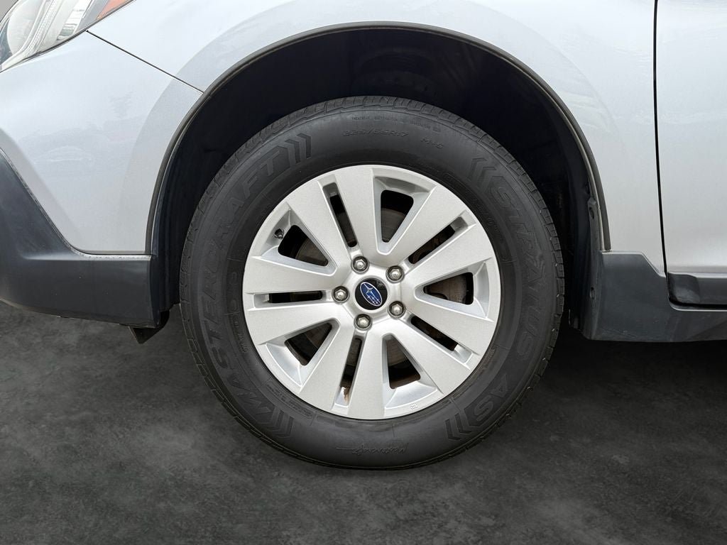 Used 2018 Subaru Outback 2.5i Premium AWD/4WD image 4