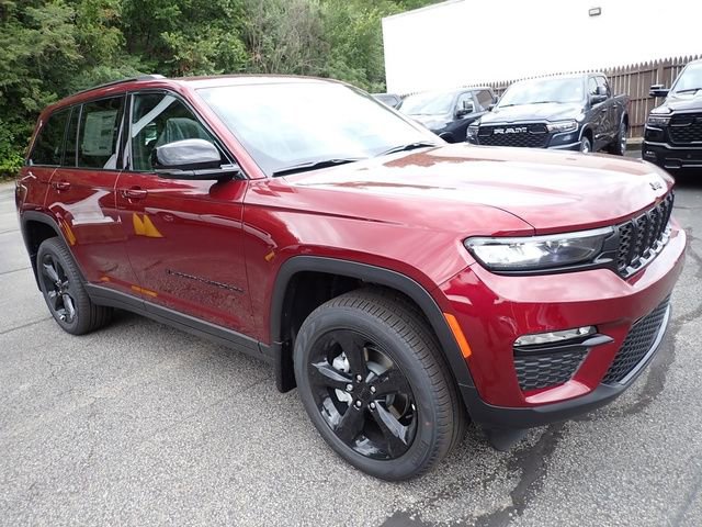 New 2025 Jeep Grand Cherokee Limited w/ Black Appearance Package image 9