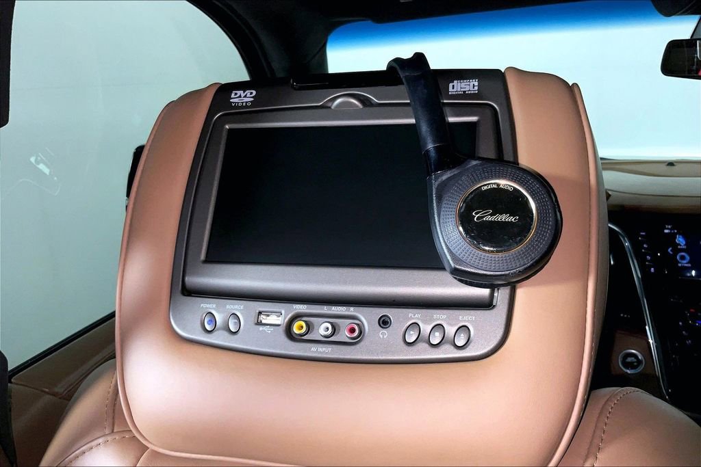 Used 2017 Cadillac Escalade Platinum image 35