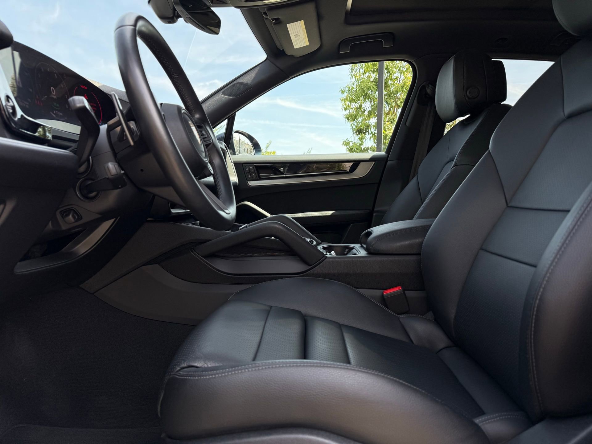 Certified 2024 Porsche Cayenne image 13