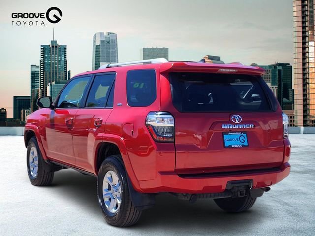 Used 2018 Toyota 4Runner SR5 AWD/4WD image 3