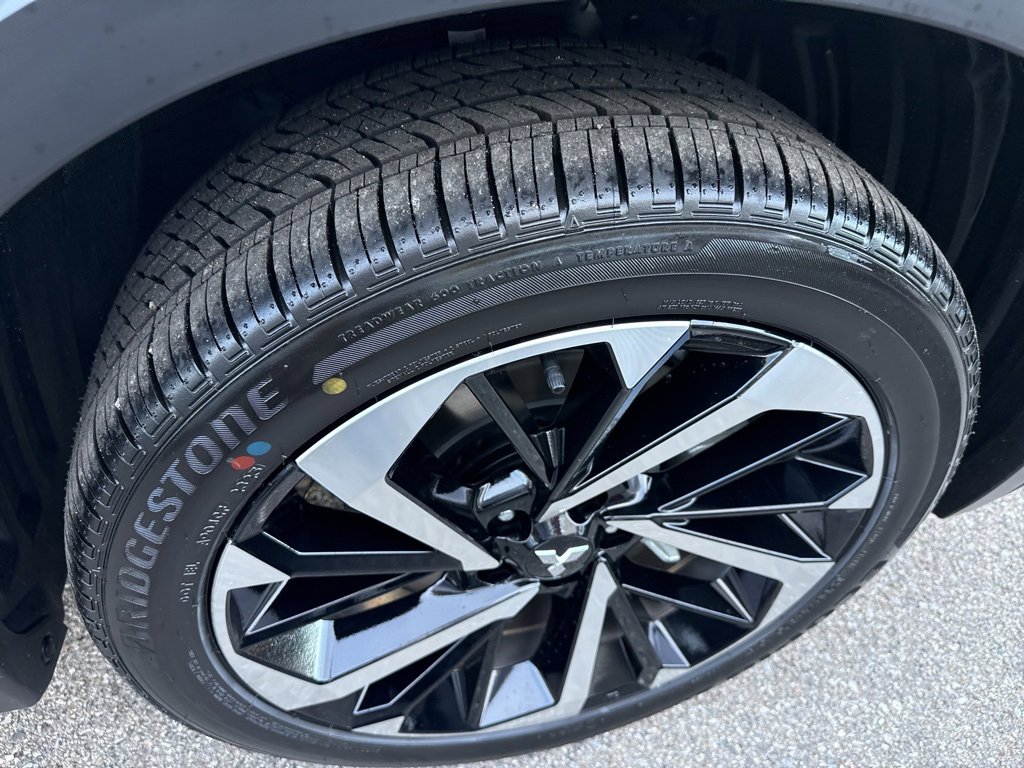 New 2025 Mitsubishi Outlander SE image 12