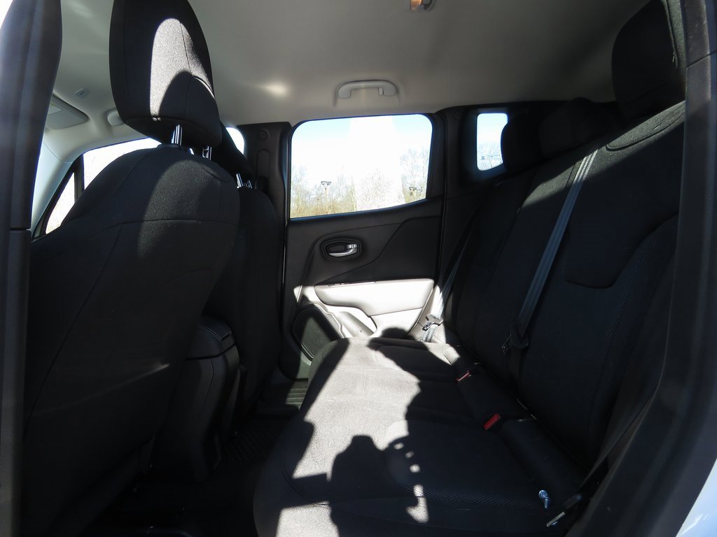 Used 2023 Jeep Renegade Latitude image 19