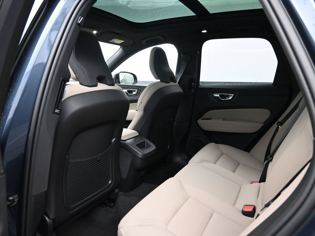 New 2026 Volvo XC60 B5 Plus w/ Protection Package Premier AWD/4WD image 23
