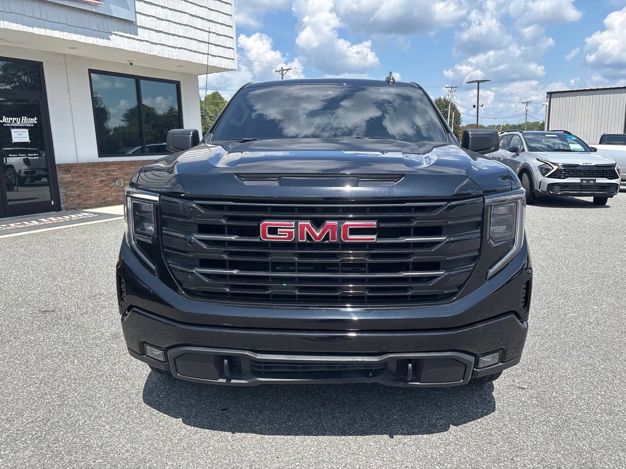 Used 2025 GMC Sierra 1500 Elevation AWD/4WD image 12