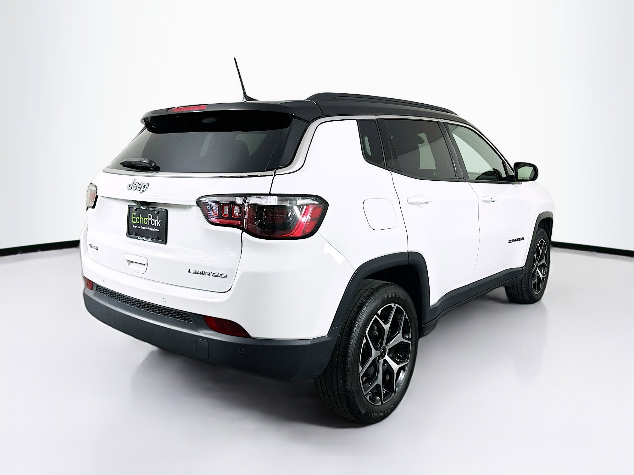 Used 2025 Jeep Compass Limited AWD/4WD image 9