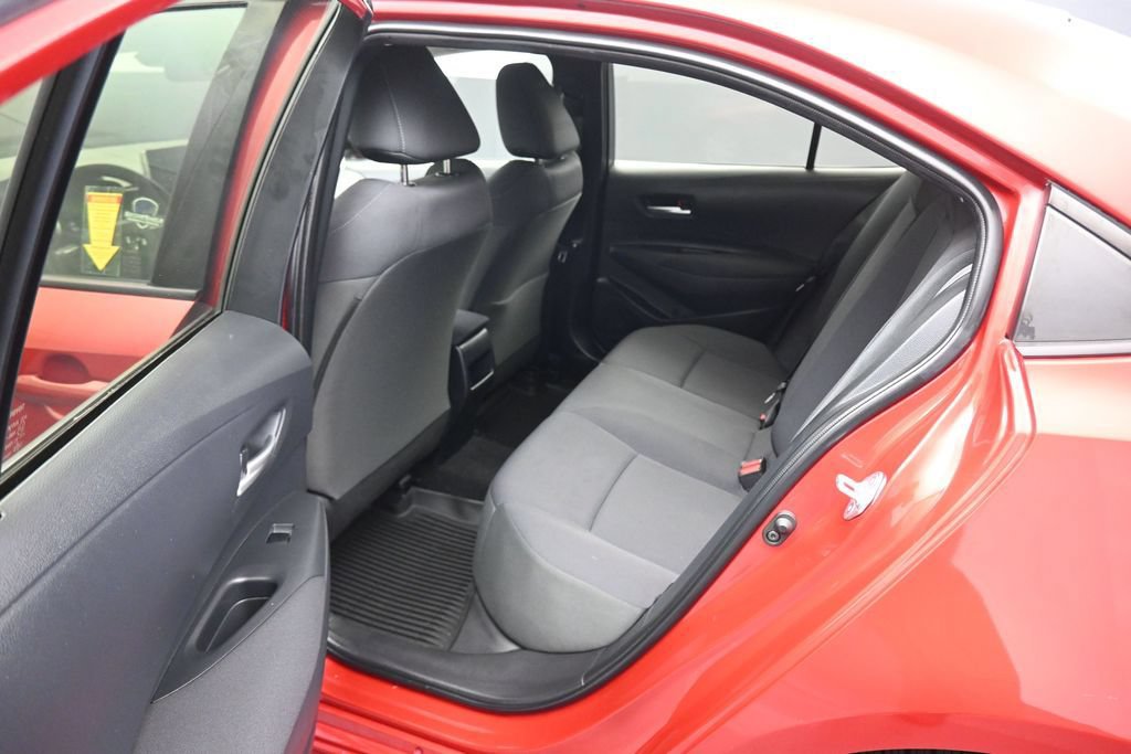 Used 2021 Toyota Corolla LE FWD image 30