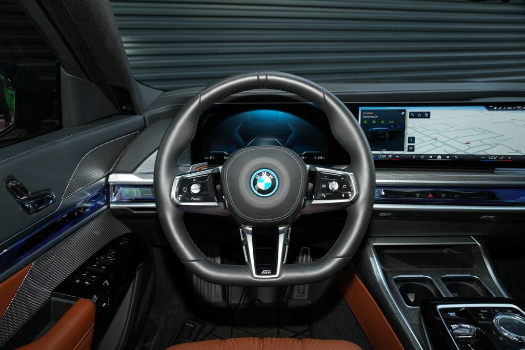 Used 2025 BMW i7 xDrive60 AWD/4WD image 28