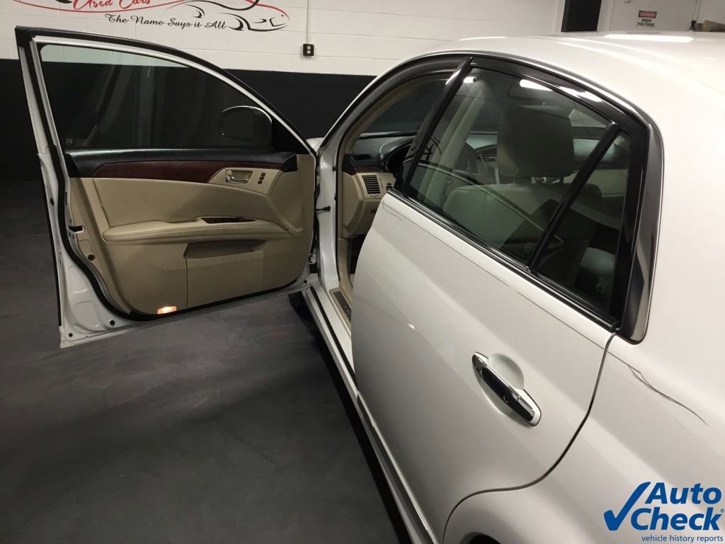 Used 2011 Toyota Avalon Limited FWD image 18