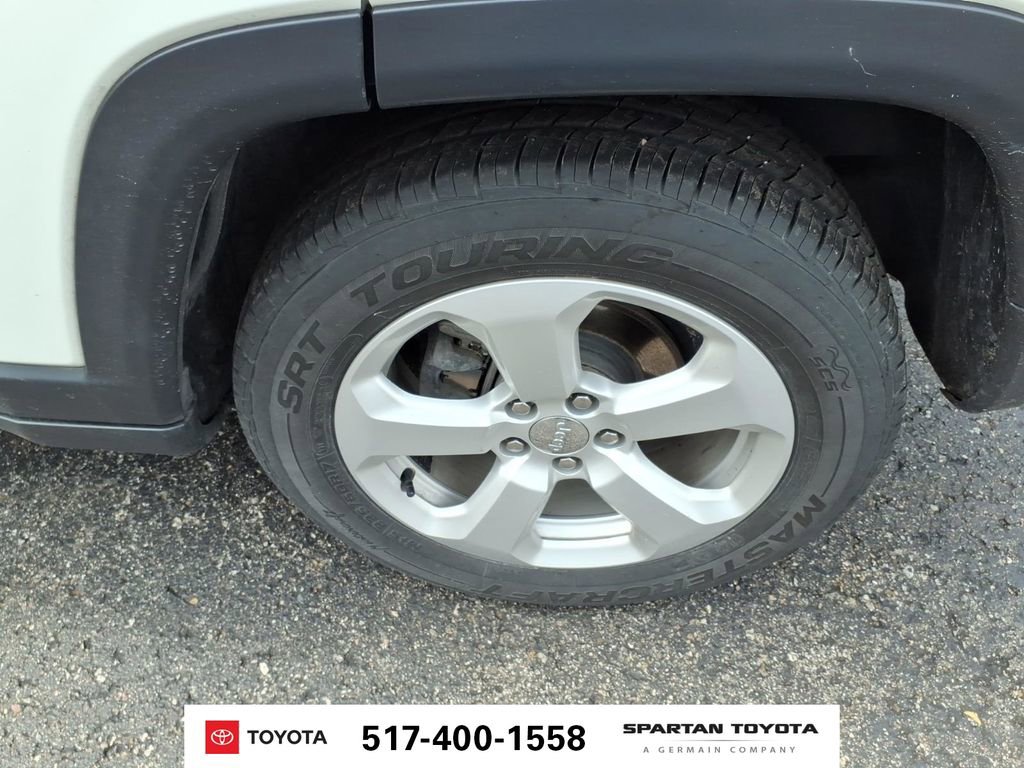 Used 2019 Jeep Compass Latitude w/ Popular Equipment Group FWD image 10