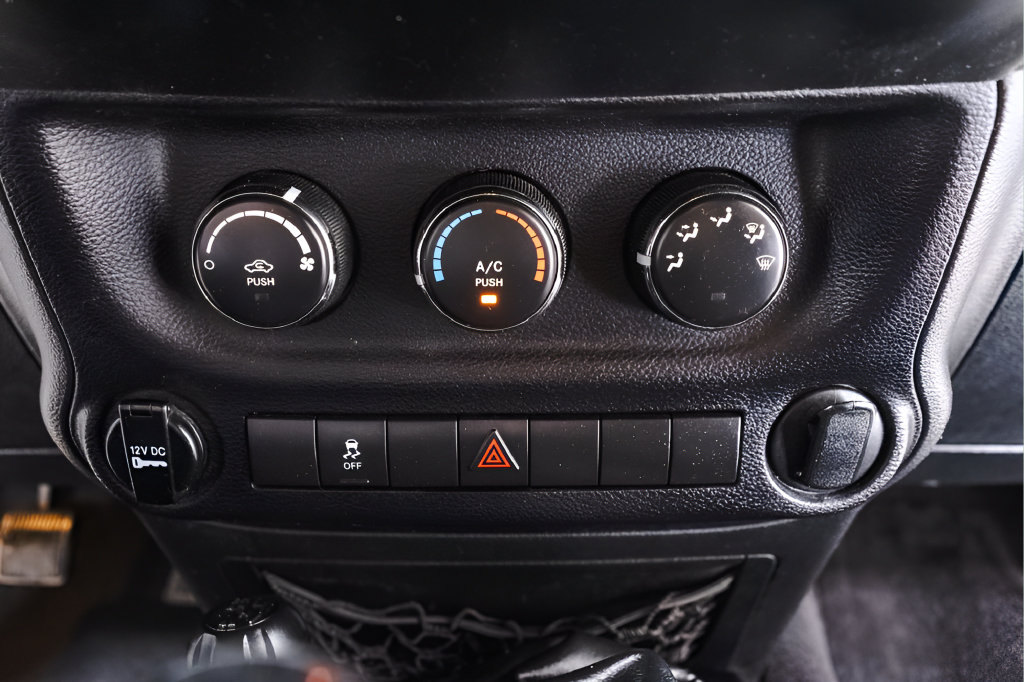 Used 2014 Jeep Wrangler Sport AWD/4WD image 14