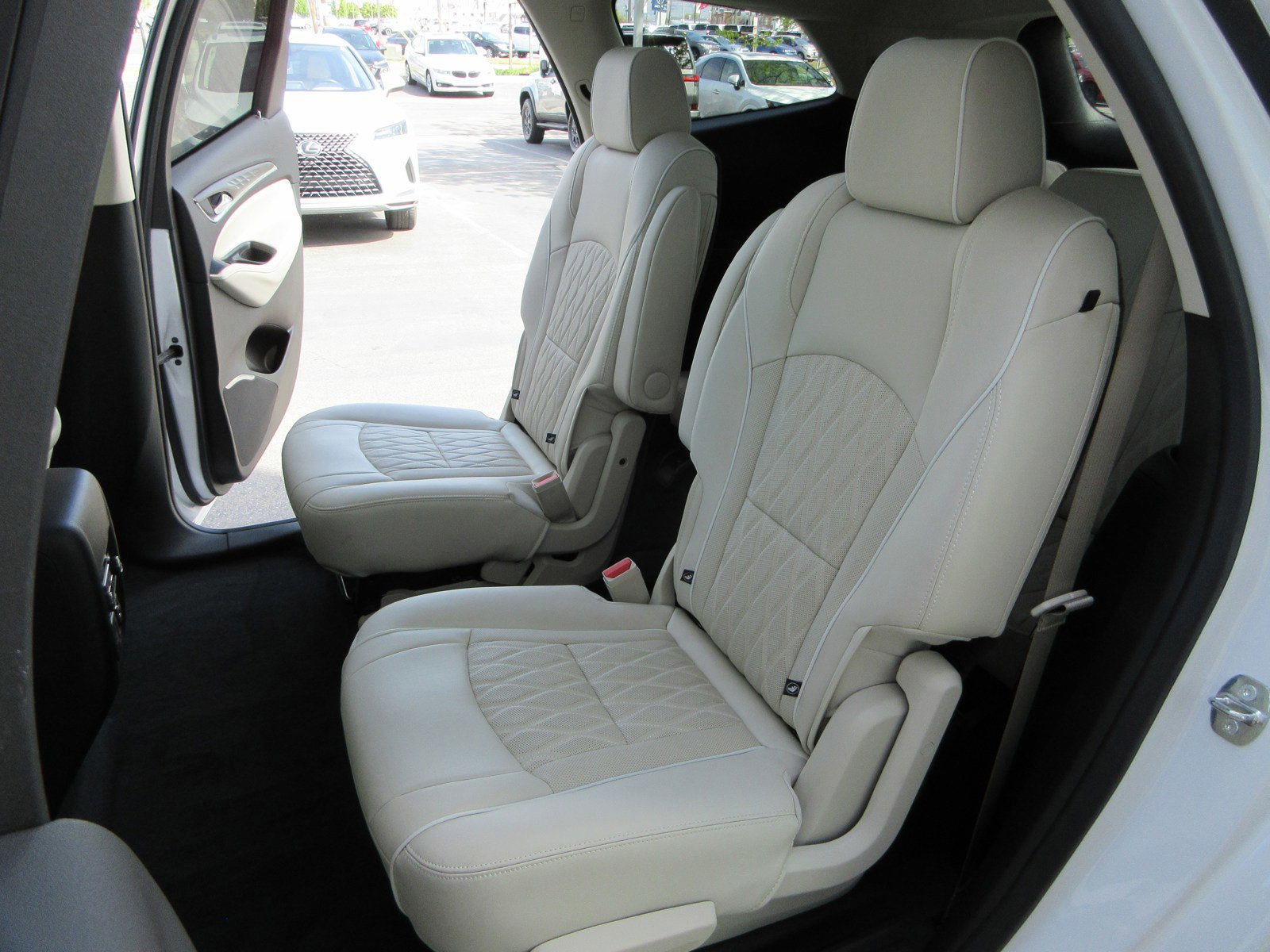 Used 2023 Buick Enclave Avenir w/ Trailering Package, 5000 lbs. image 26