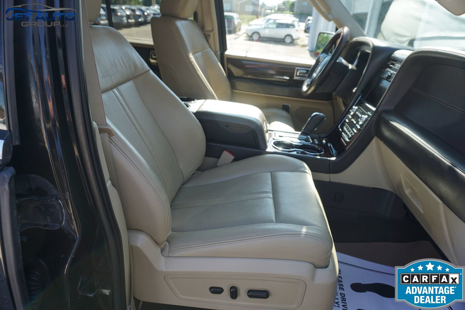 Used 2015 Lincoln Navigator 4WD w/ Equipment Group 101A Reserve image 28