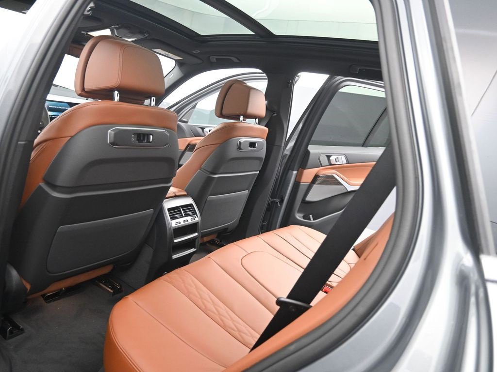Used 2026 BMW X5 xDrive50e w/ Premium Package image 33