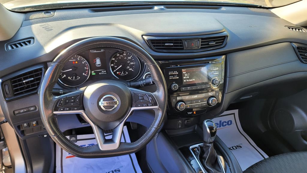 Used 2017 Nissan Rogue SV image 24
