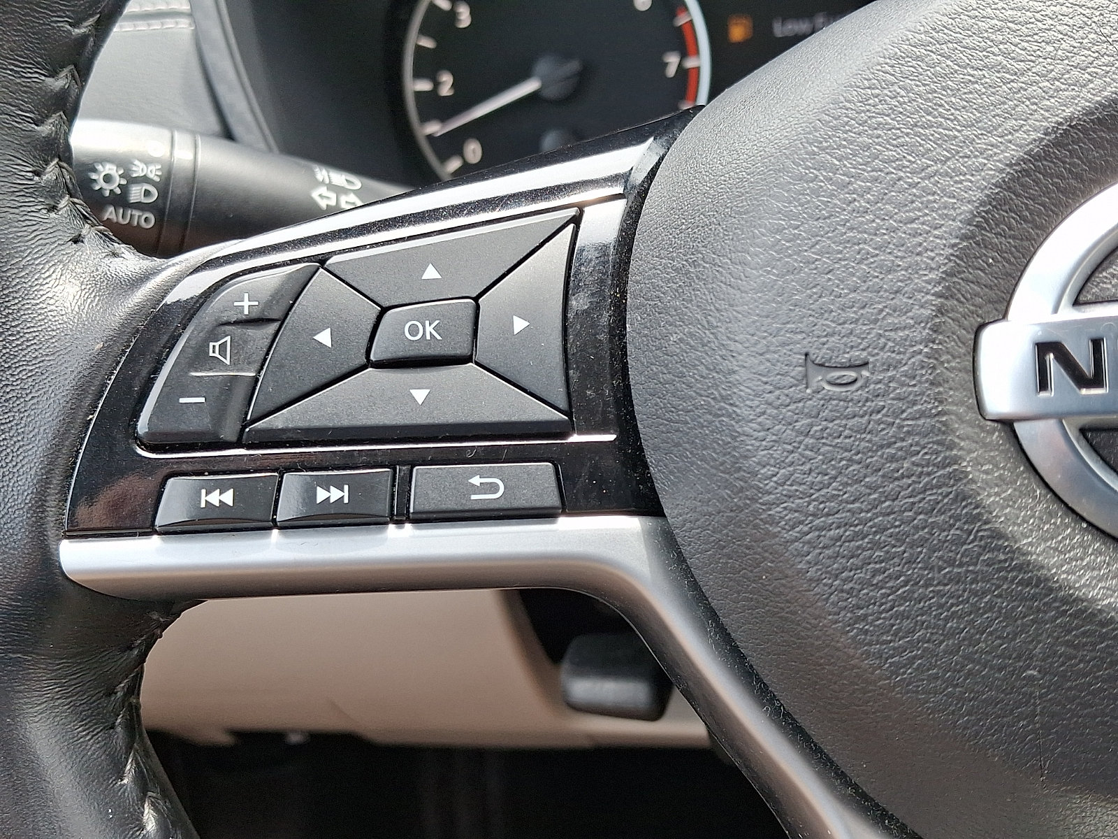 Used 2021 Nissan Altima 2.5 SV w/ SV Premium Package FWD image 21