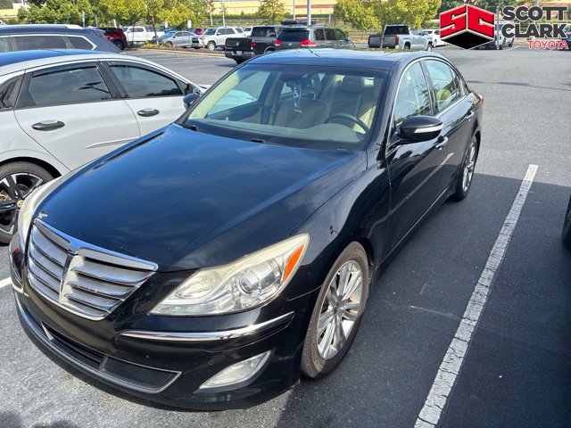 Used 2013 Hyundai Genesis 3.8 w/ Technology Pkg RWD image 6