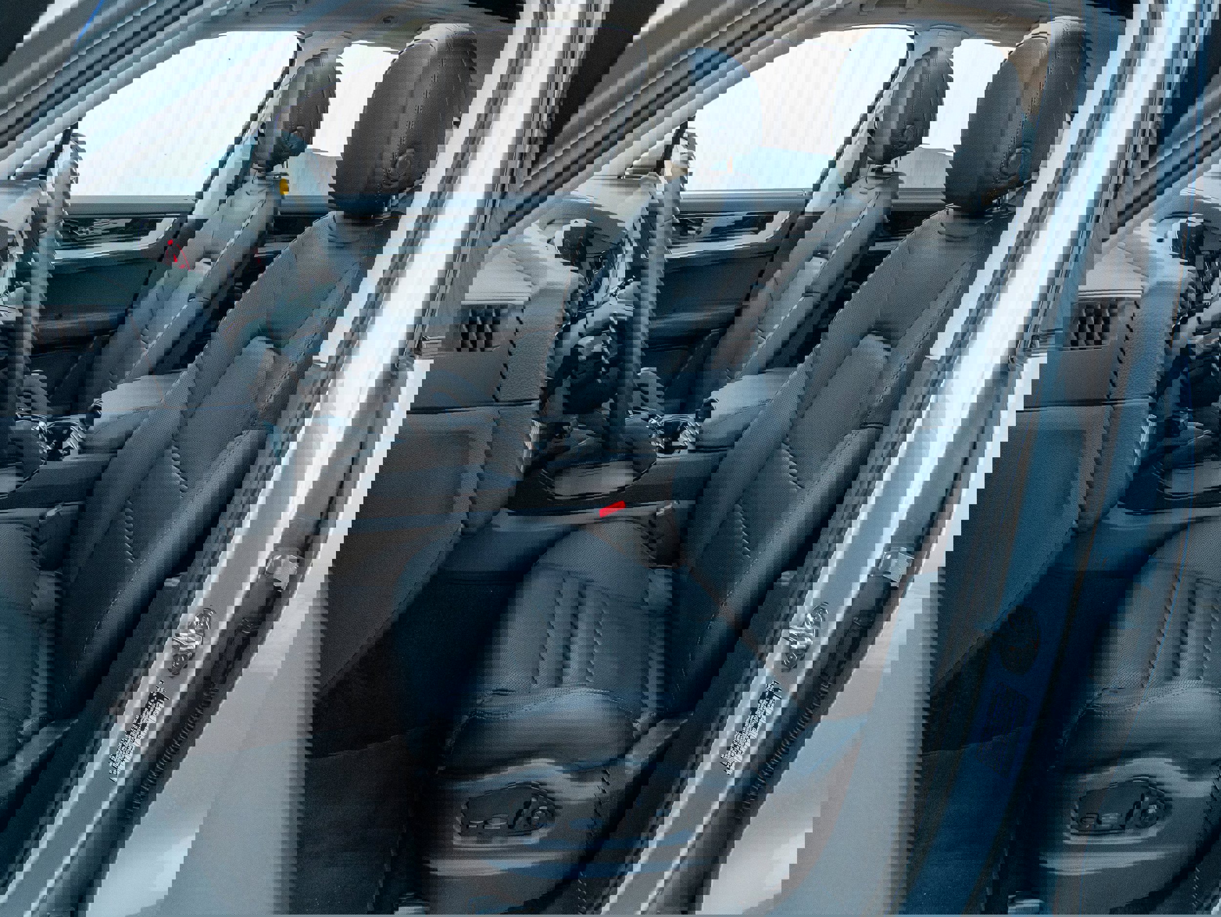 Certified 2024 Porsche Cayenne w/ Premium Package Plus (PFM) image 5