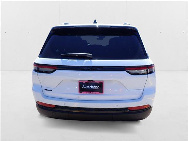 New 2025 Jeep Grand Cherokee Altitude image 3