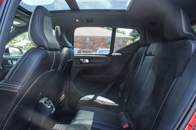 Used 2021 Volvo XC40 T5 R-Design w/ Advanced Package AWD/4WD image 31