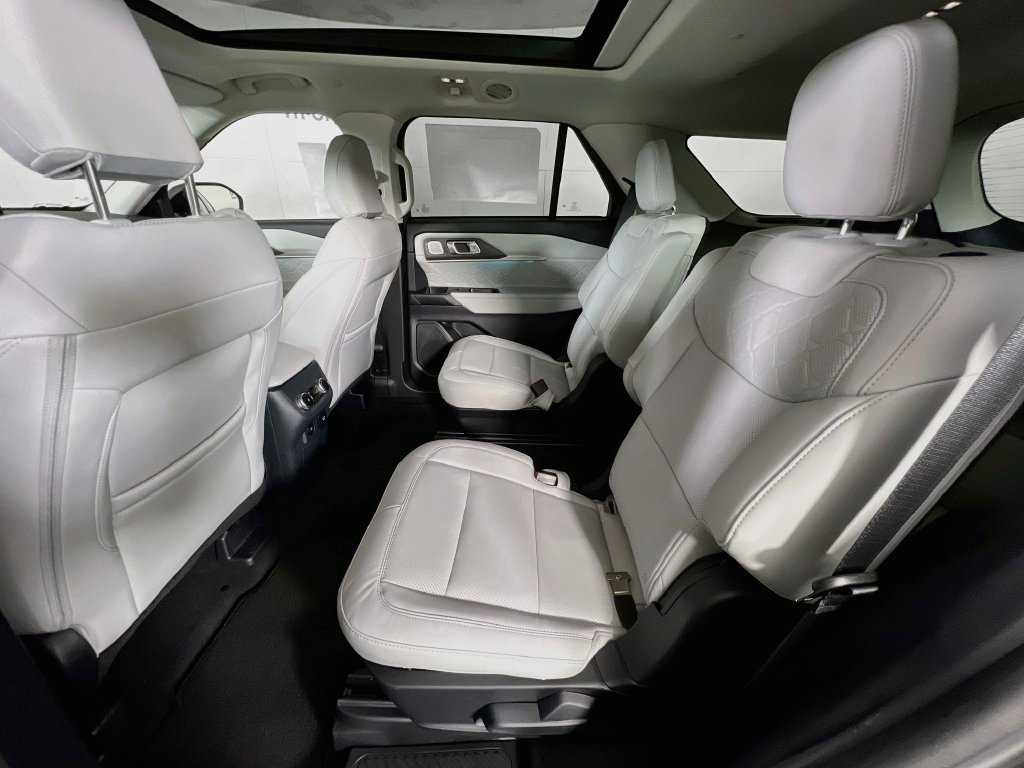 New 2026 Ford Explorer Platinum w/ LUX Leather Package AWD/4WD image 30