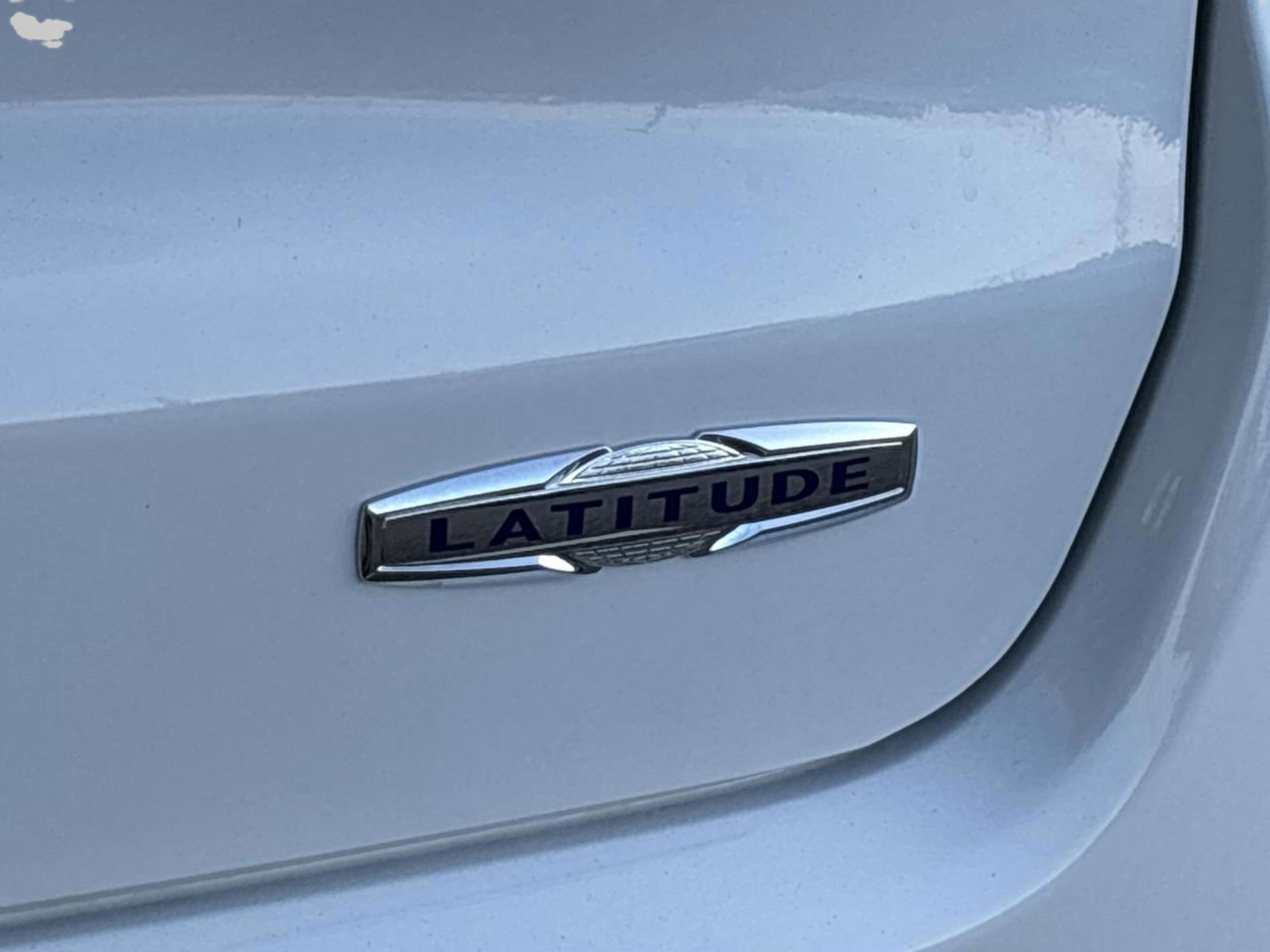 New 2026 Jeep Compass Latitude image 10