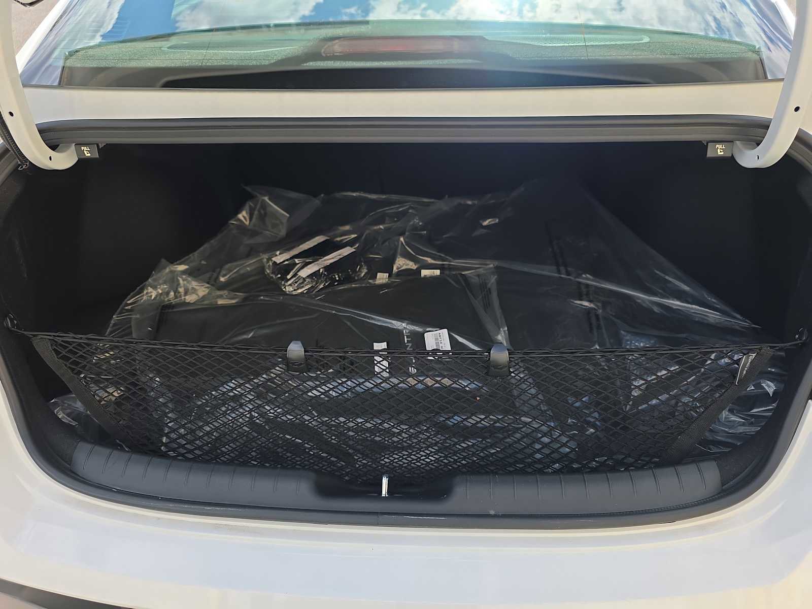 New 2025 Hyundai Elantra Limited image 27