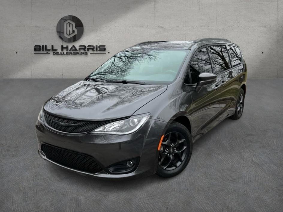 Used 2020 Chrysler Pacifica Limited w/ S Appearance Package image 1