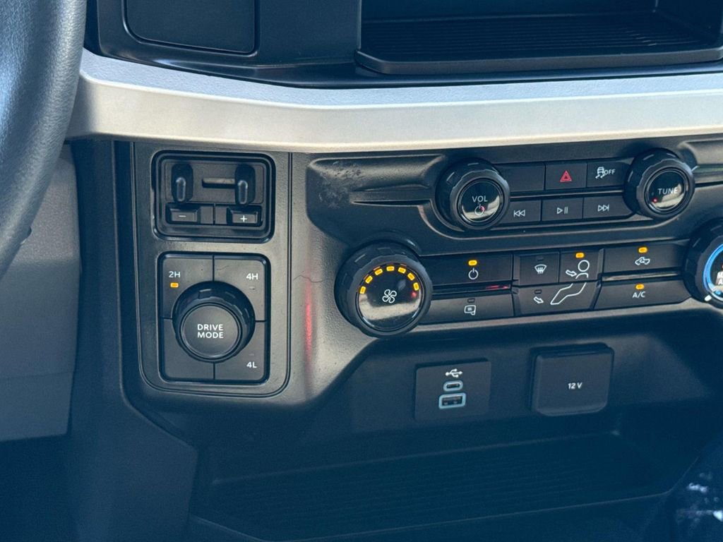 Certified 2025 Ford F250 XLT image 18