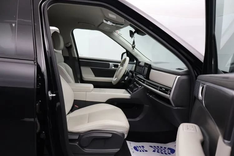 Used 2024 Hyundai Santa Fe SEL FWD image 17