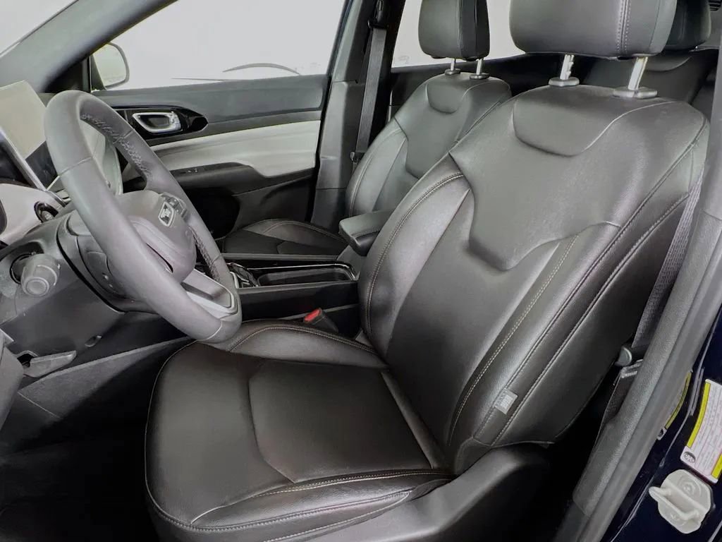 Used 2024 Jeep Compass Limited image 21